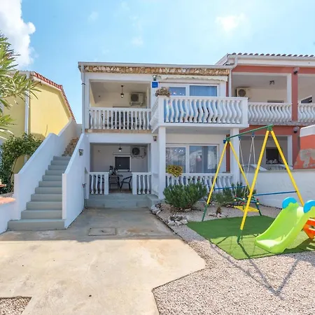 Tema Holiday home Vir
